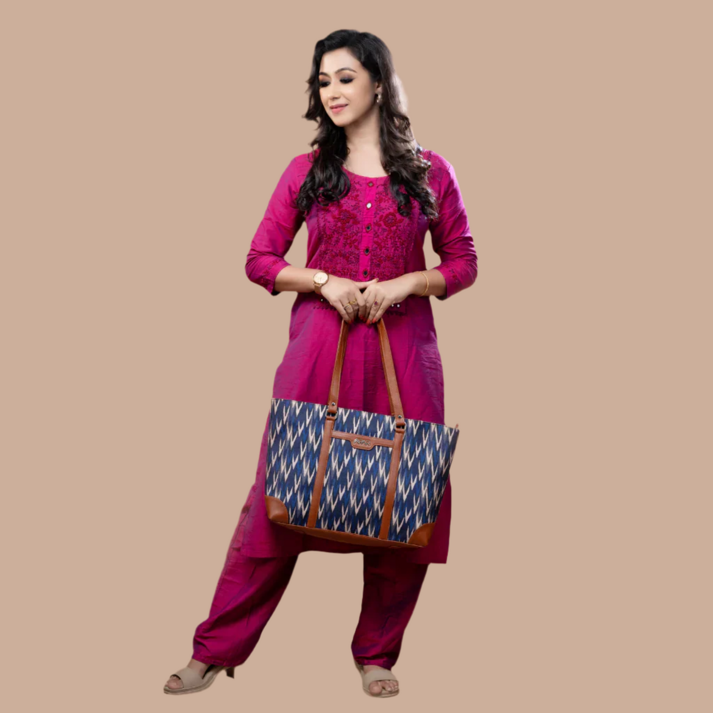 Ikat_Arrows_Office_Tote_Bag_With_Model